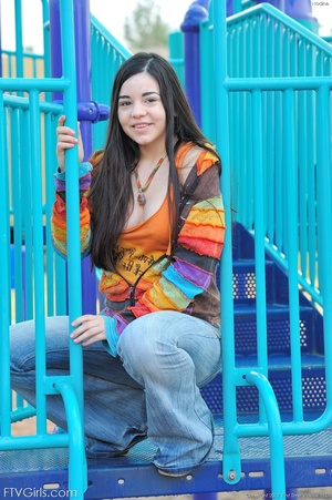 First time Nadine teen - Picture 1