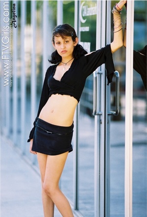Angelina public nudity - XXXonXXX - Pic 7