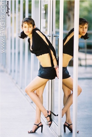 Angelina public nudity - XXXonXXX - Pic 8