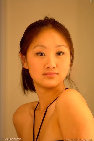 Evelyn Lin teen - Picture 2