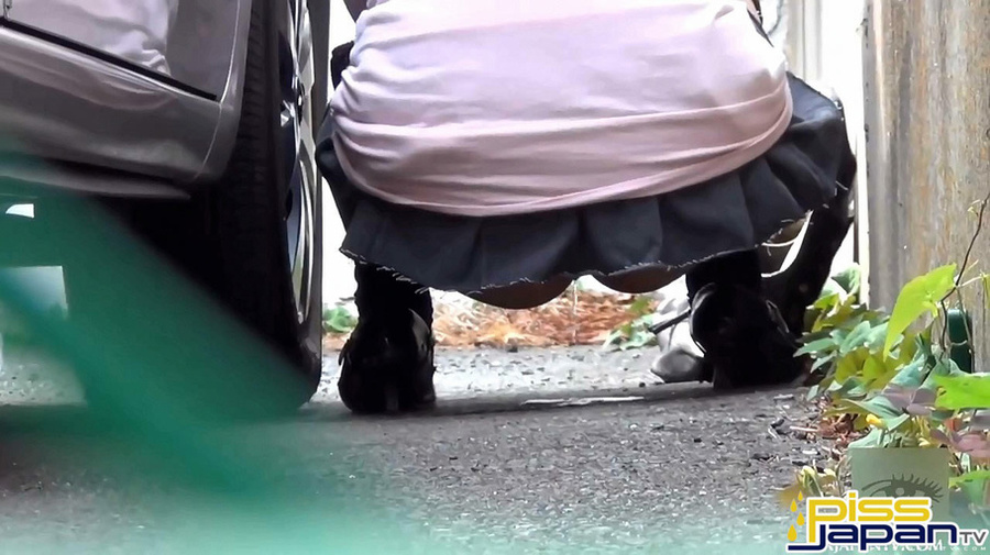 Shy pressed girls hide themselves to pee outdoors not knowing of spy camera - XXXonXXX - Pic 1