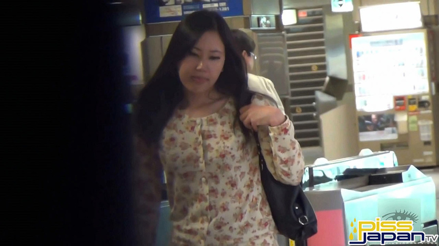 Hot Asian babes dripping hot piss outdoors as they get pressed far from a toilet - XXXonXXX - Pic 1