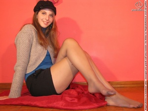Attractive long hair chick in short skirt and top shows inviting legs and feet - XXXonXXX - Pic 10