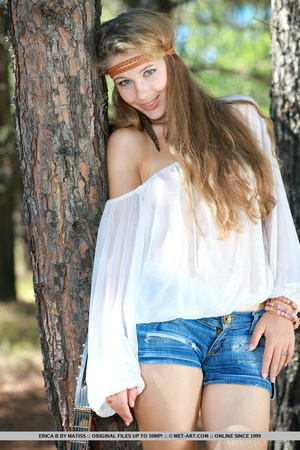 Fine hippie dame in a white top and denim shorts gets naked under a tree. - XXXonXXX - Pic 4