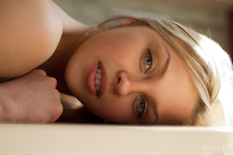 Succulent pretty blonde eats chocolate and  - XXX Dessert - Picture 9