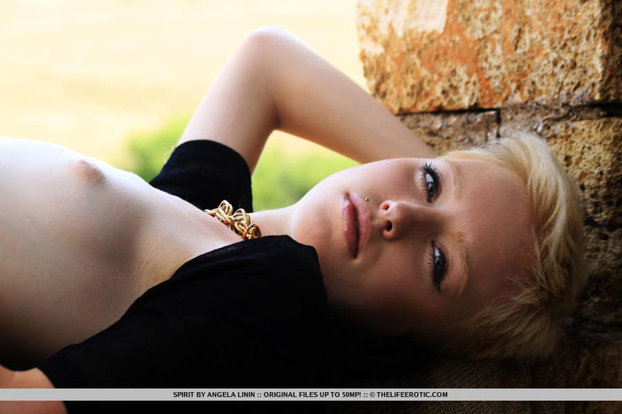 Young sexy short hair blonde in black model - XXX Dessert - Picture 9