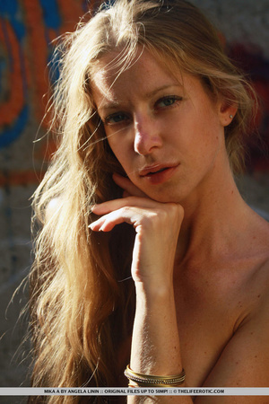 Nasty chick displays her small tits in s - XXX Dessert - Picture 15