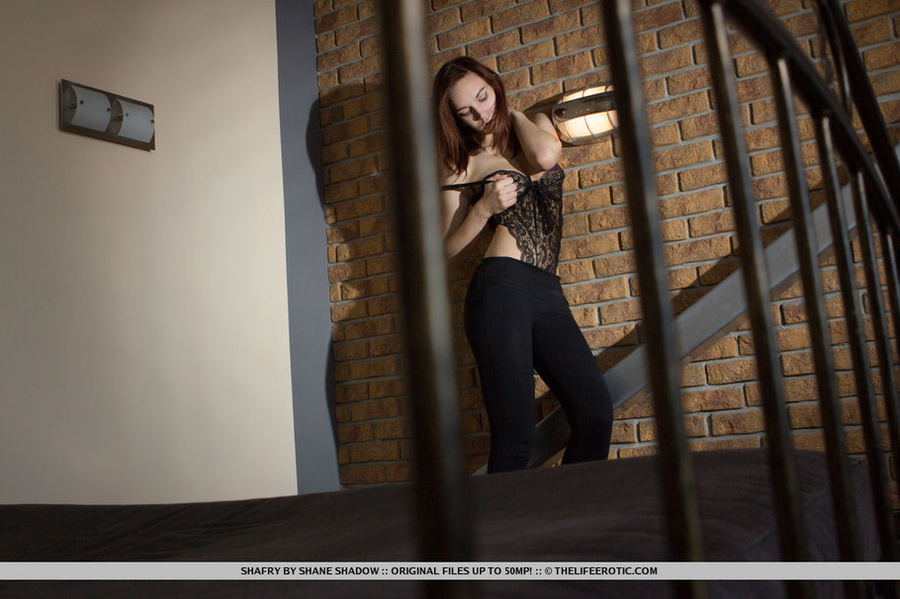 Hot young brunette displays her sexy body t - XXX Dessert - Picture 3