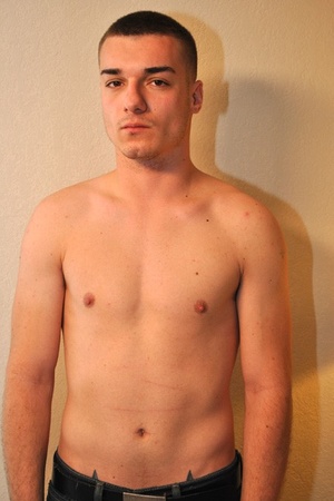 Shirtless young dudes shows their hot yo - Picture 5