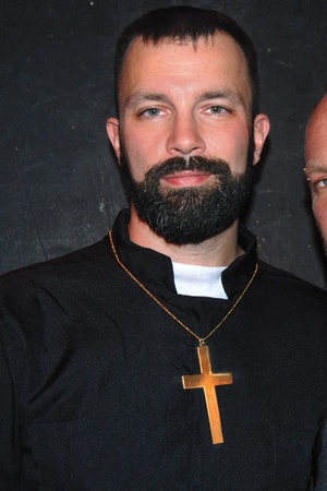 Bearded priest and two gorgeous gays wea - Picture 1