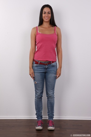 Gorgeous hottie wearing pink shirt, blue - Picture 2