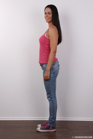 Gorgeous hottie wearing pink shirt, blue - Picture 3