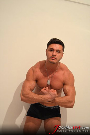 Cool pics and selfies with brunette musclebound guy - Picture 8