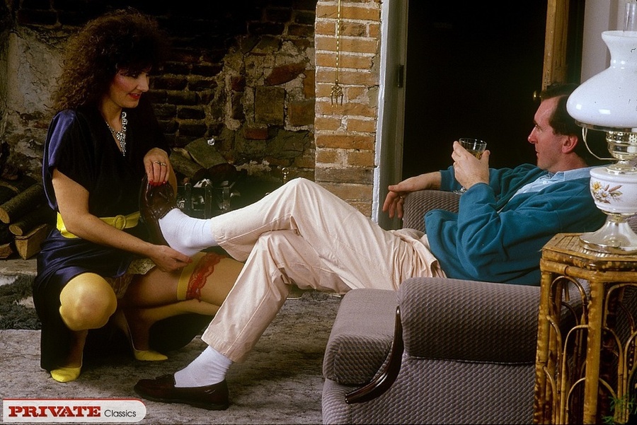 Luscious housewife takes off her violet dre - XXX Dessert - Picture 3