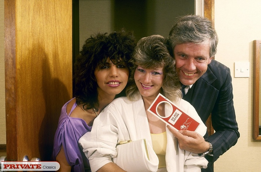 Gorgeous babe wearing yellow shirt, white c - XXX Dessert - Picture 1