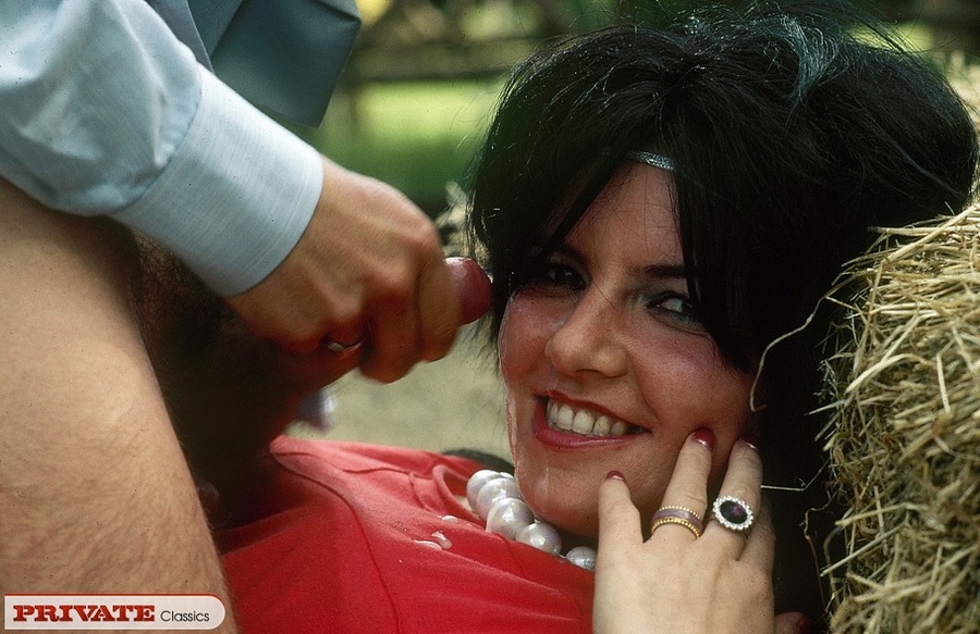 Gorgeous chick wearing red blouse, yellow s - XXX Dessert - Picture 7