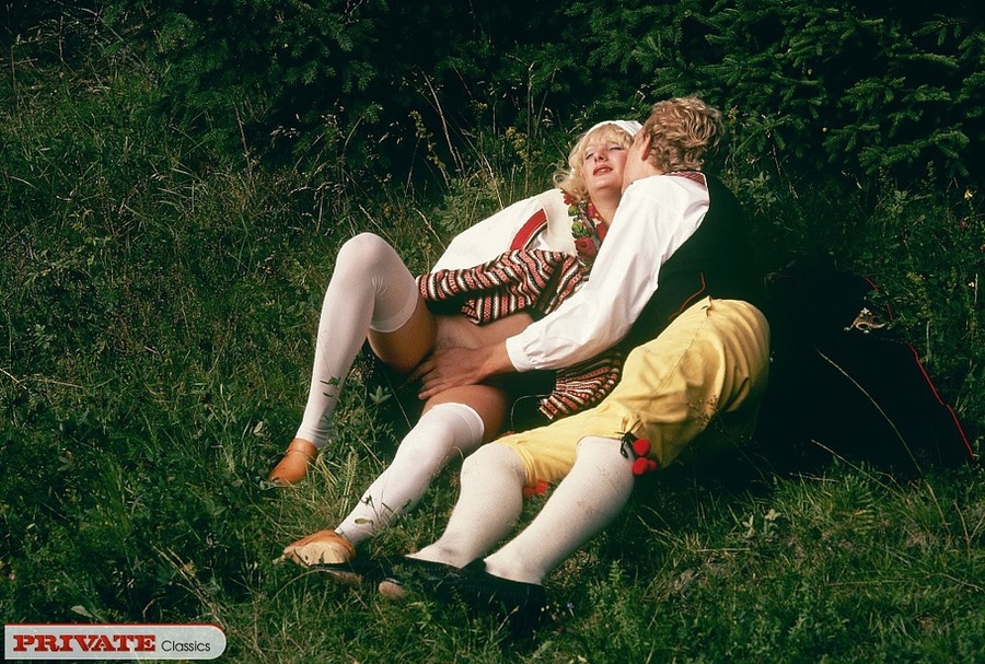 Pretty maiden wearing white hat and multi-c - XXX Dessert - Picture 8