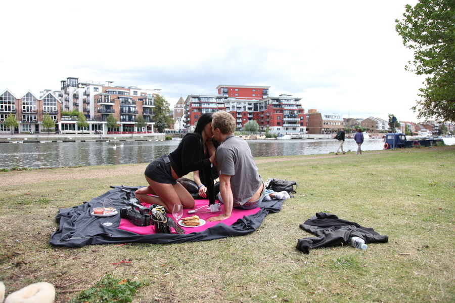 Handsome fucker is licking two twats in tur - XXX Dessert - Picture 10