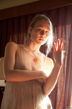 Tender teen doll in a transparent beige  - Picture 8