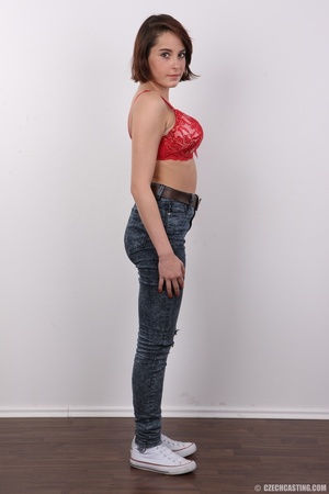 First-rate chica in a red midriff top an - Picture 5