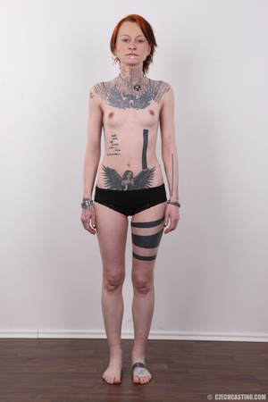 Perfect emo trick displays her bare, ink - Picture 9