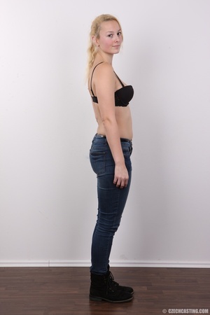 Enchanting madam in a black top and jean - Picture 5