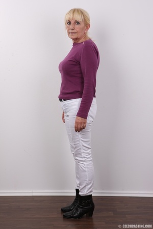 Delish woman in a purple top and white p - Picture 3