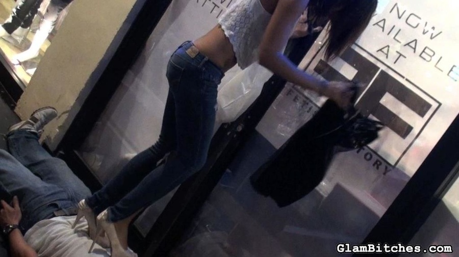 College babe walks over her boyfriend in th - XXX Dessert - Picture 3