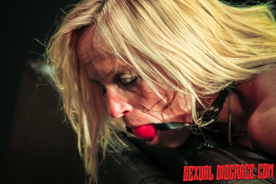 Mature blonde participates in classic BDSM  - XXX Dessert - Picture 16