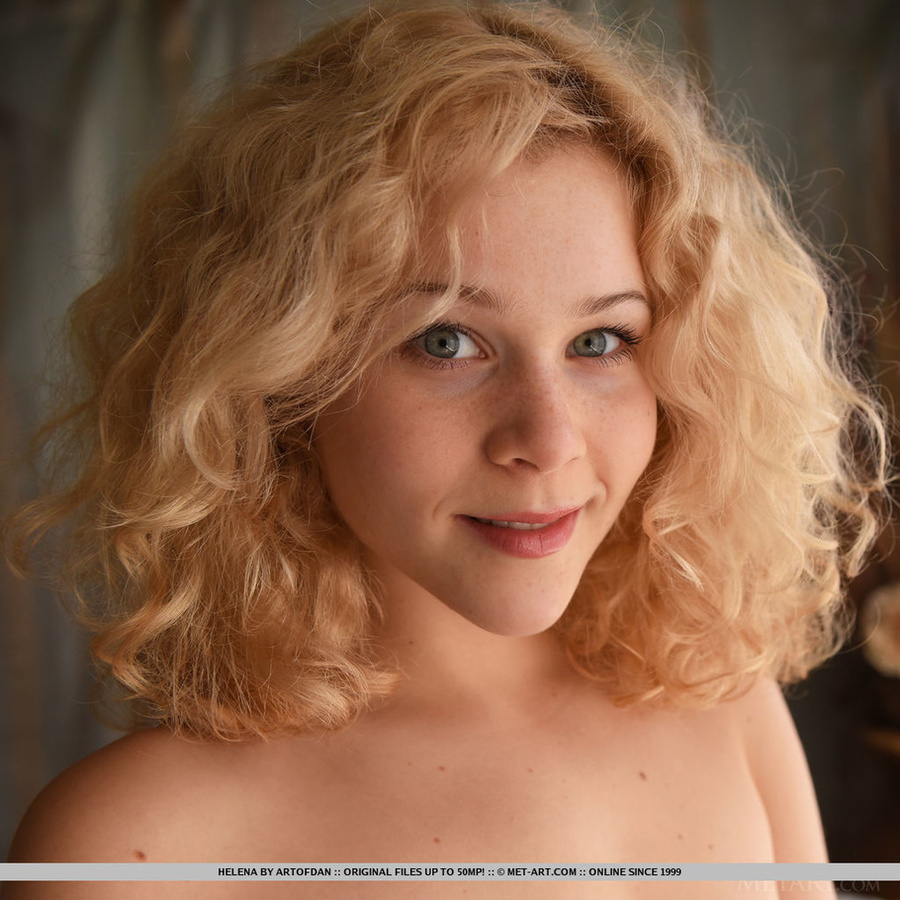Sumptuous curly blonde cutie presents her l - XXX Dessert - Picture 18