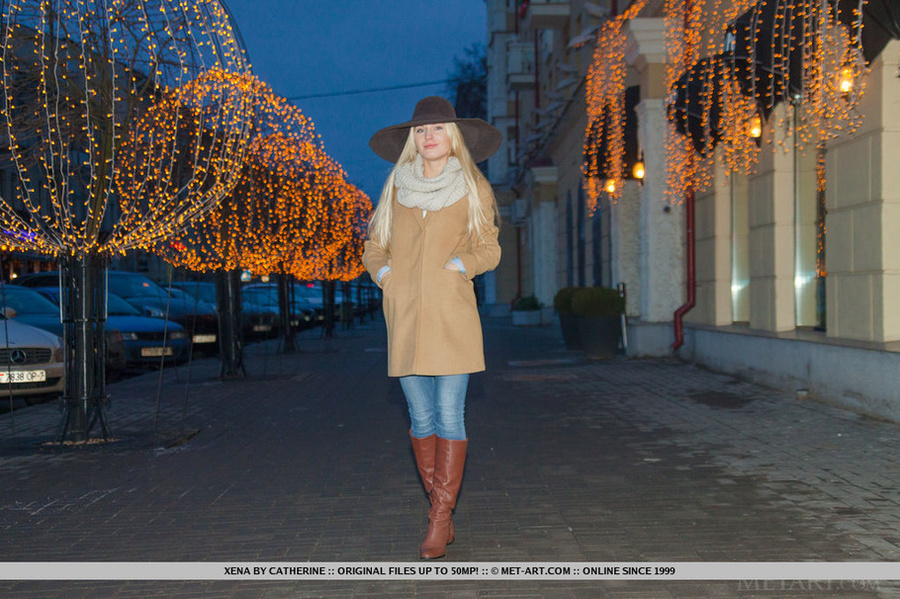 Fun maiden takes off her blue outfit and bl - XXX Dessert - Picture 2