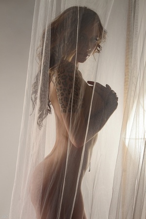 Naked babe pose behind the curtain and s - XXX Dessert - Picture 6