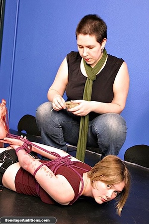 Lovely bondage model enjoys in a waxing  - Picture 6