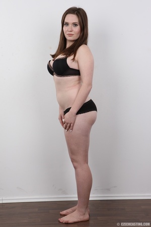 Radiant young lady with a real body is p - Picture 4