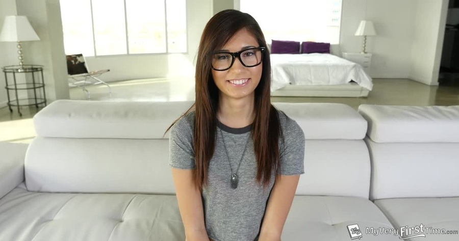 Brunette teen in glasses gets her pooper fi - XXX Dessert - Picture 3