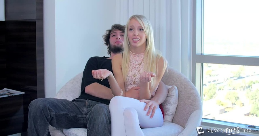 Teen blondie rubbing her slit with huge vib - XXX Dessert - Picture 4