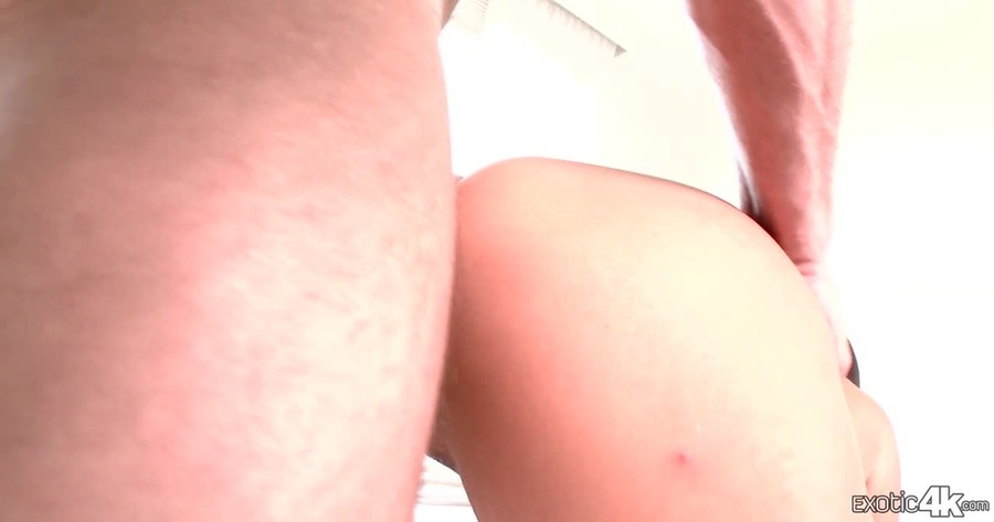 Stacked latina sucking a dick before taking it inside - XXXonXXX - Pic 11