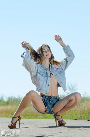 Beautiful teeny gal shows her perfect body outdoors - XXXonXXX - Pic 3