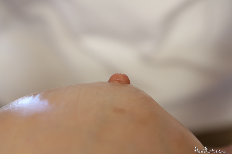 Horny masseur fucks his dark haired client  - XXX Dessert - Picture 4