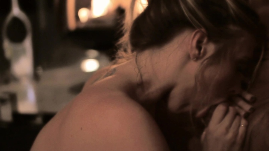 Horny blondie fools around in the bathtub w - XXX Dessert - Picture 8