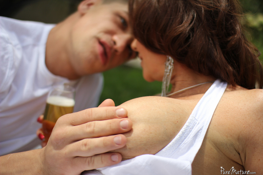 Mature slut gets nailed by her handsome you - XXX Dessert - Picture 5