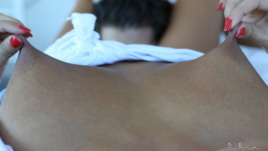 French porn queen with natural tits gets na - XXX Dessert - Picture 2