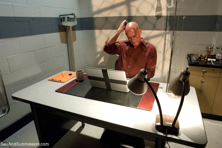 Elite prostitute meets a crazy dominator fo - XXX Dessert - Picture 3