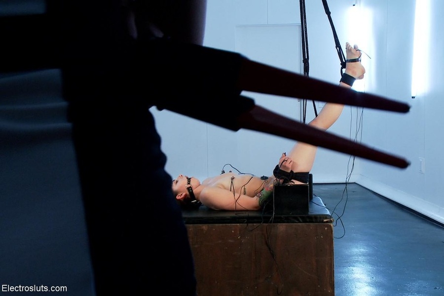 MILF in dark heels and hosiery is in total  - XXX Dessert - Picture 11