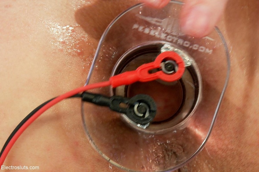 Filly's reactions to extreme electric play  - XXX Dessert - Picture 16