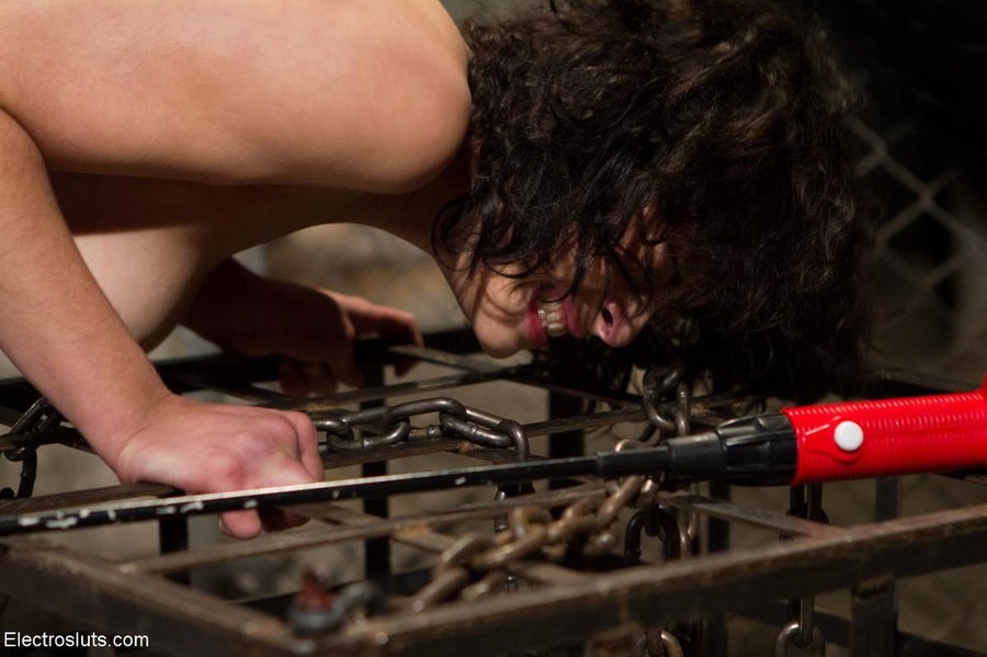 Hot, caged sub is visited by her sinister m - XXX Dessert - Picture 13