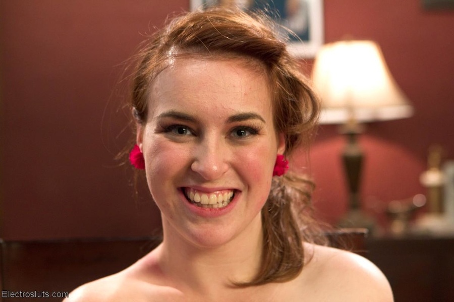 Vivacious doll's pussy is fucked with a vio - XXX Dessert - Picture 18