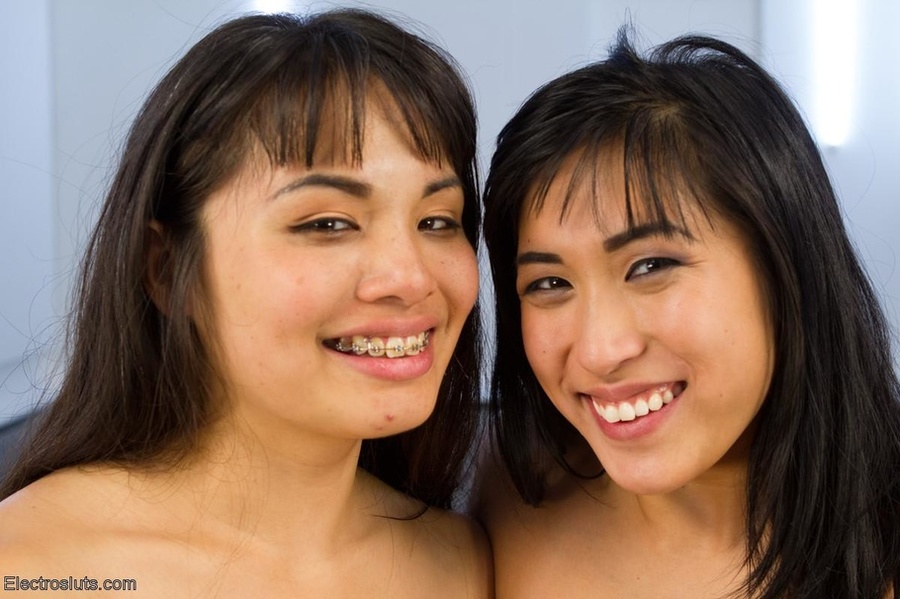 Lady is licked with a fist in her pussy aft - XXX Dessert - Picture 6