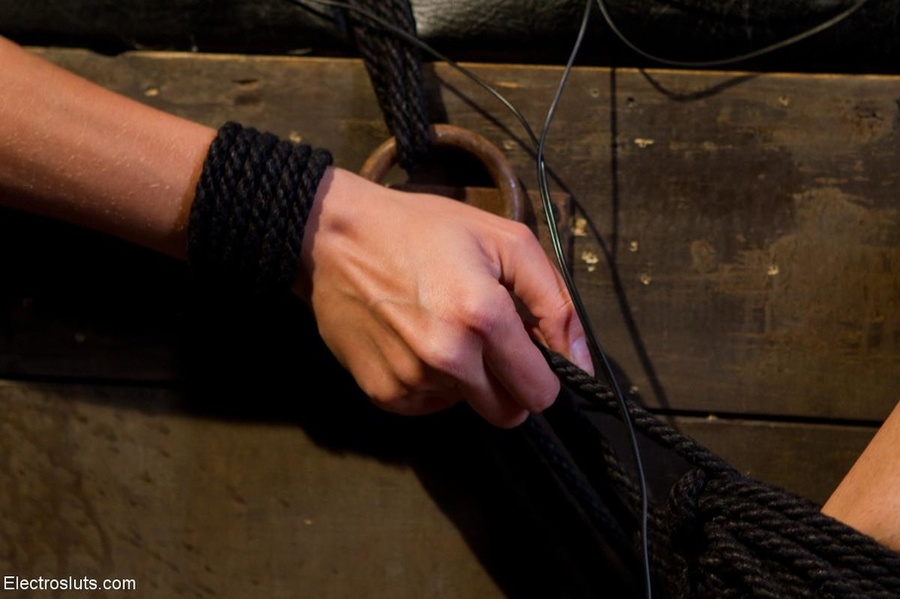 Pussy-eating sub is screwed in her cunt by  - XXX Dessert - Picture 4