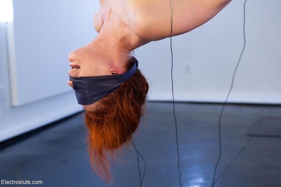 Alluring redhead licks pussy while she is s - XXX Dessert - Picture 18